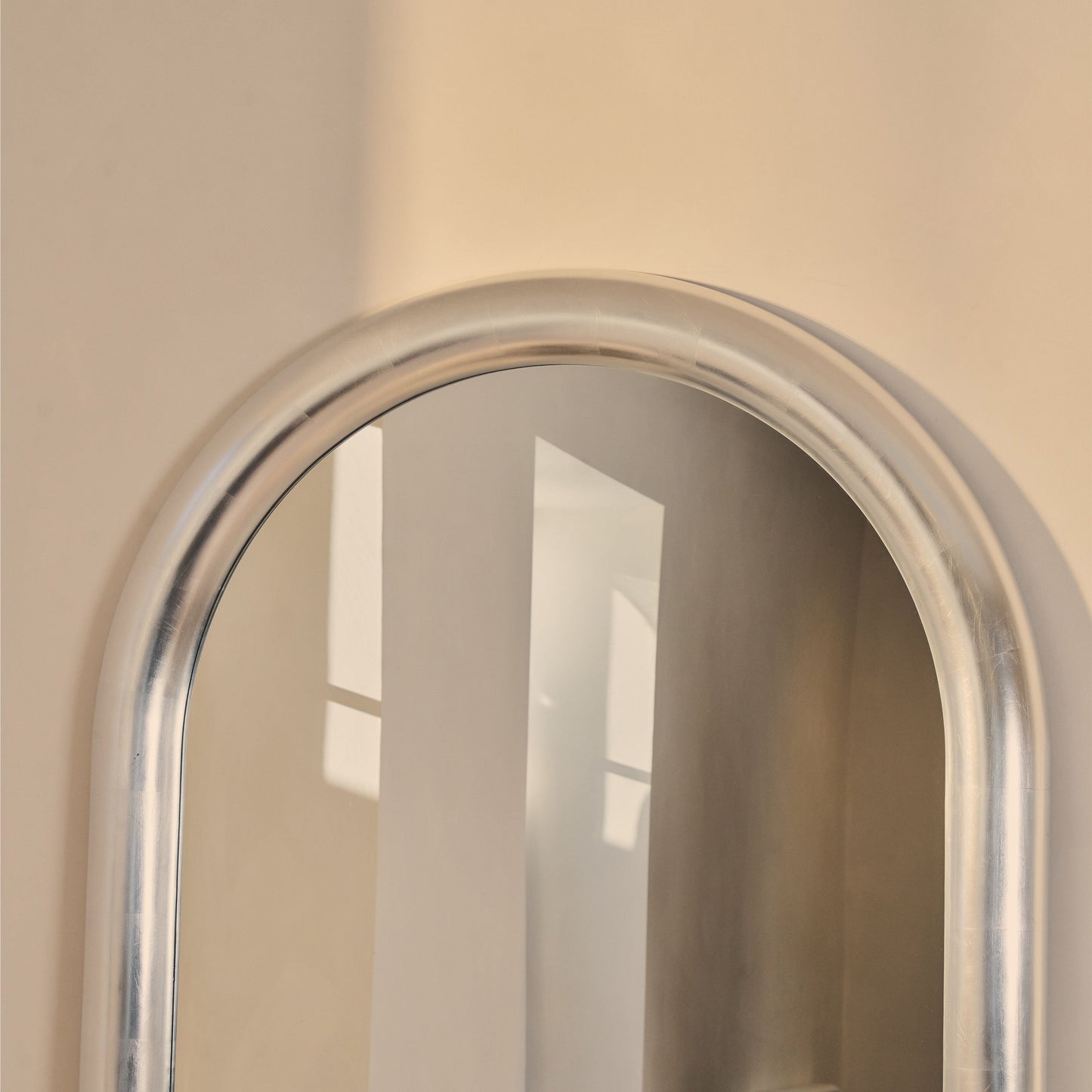 Obsidian - Specchio Grande ad Arco Cromato Spazzolato a Figura Intera 200cm x 120cm