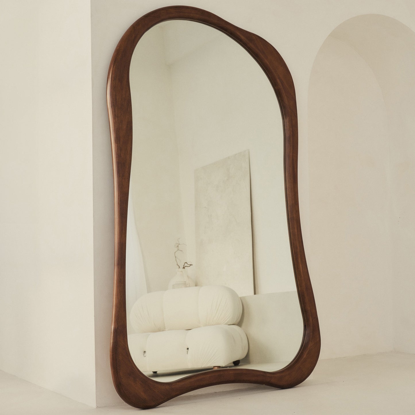 Arcurva - Specchio Irregolare Grande in Legno Scuro a Figura Intera 190 cm x 120 cm
