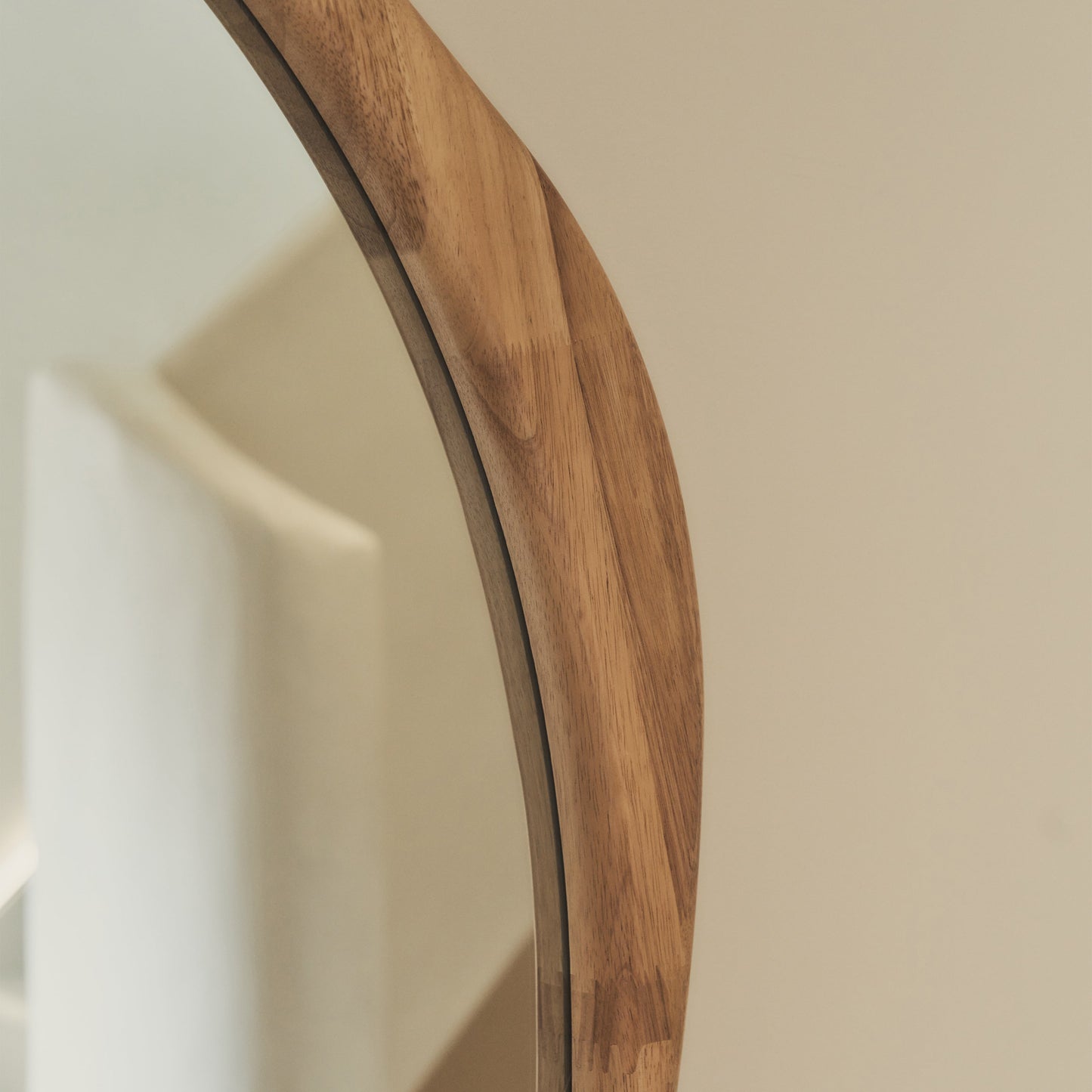 Arcurva - Specchio Irregolare Grande a Figura Intera in Legno Chiaro 190cm x 120cm