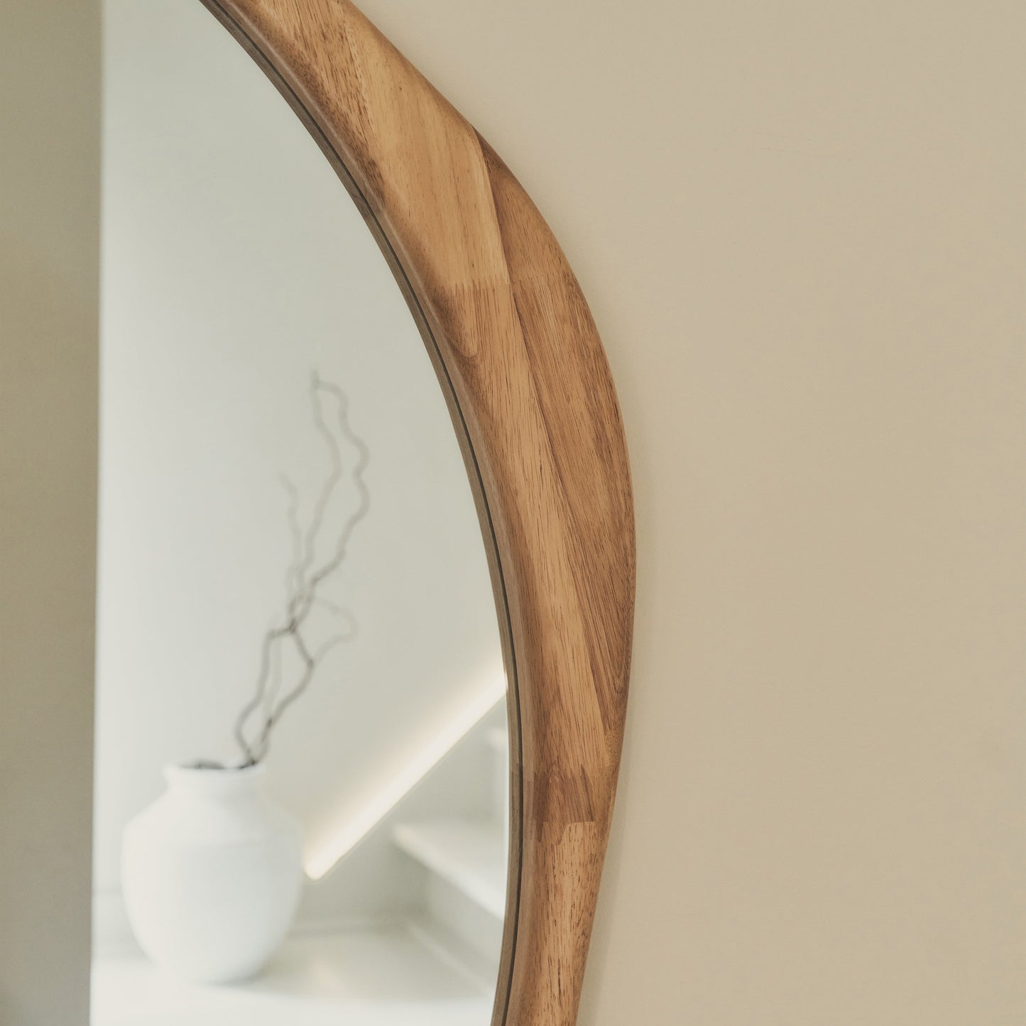 Arcurva - Specchio Irregolare Grande Intero in Legno Chiaro 170cm x 85cm