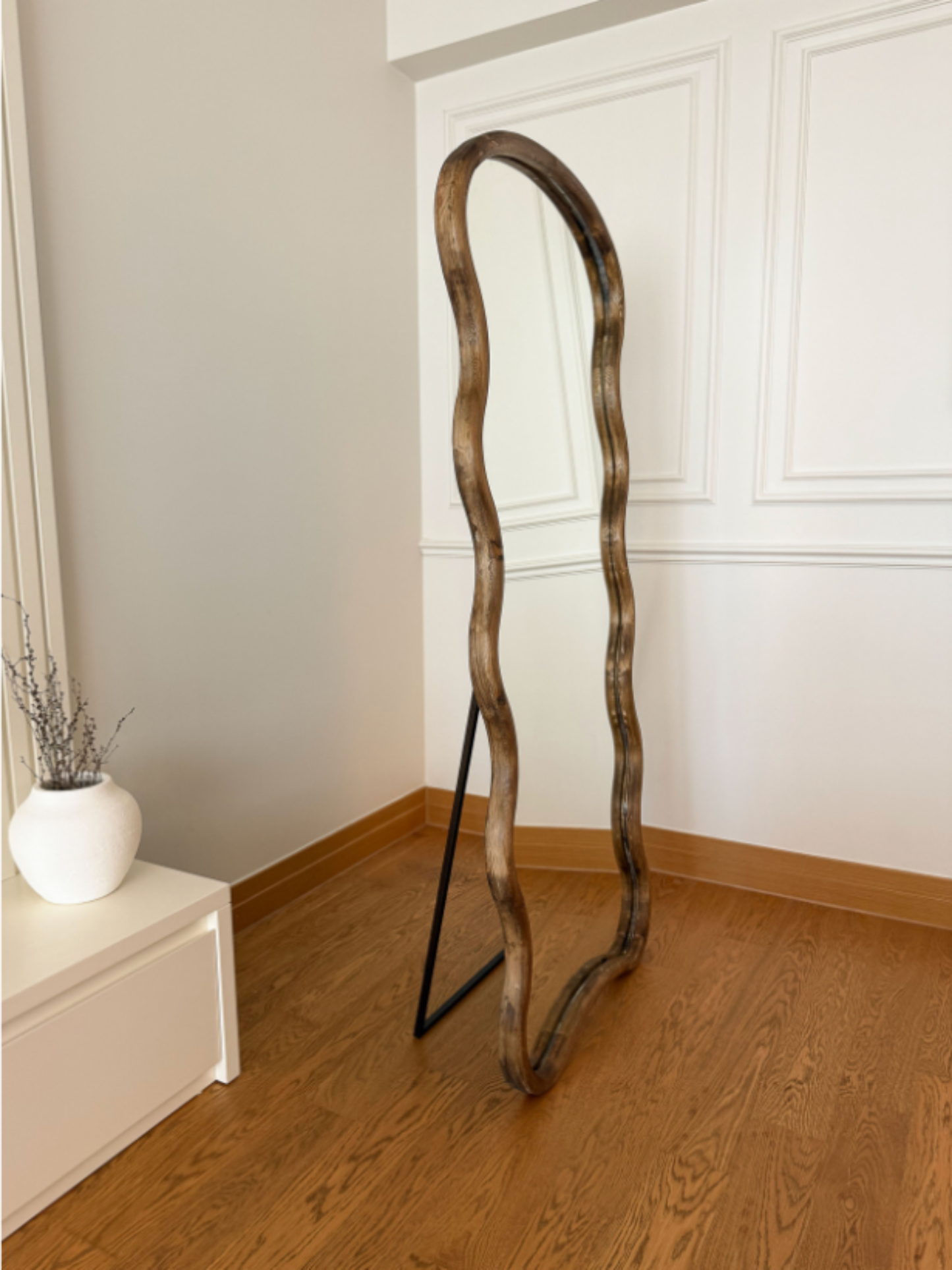 Loréa - Specchio Organico Ondulato in Legno 180x80