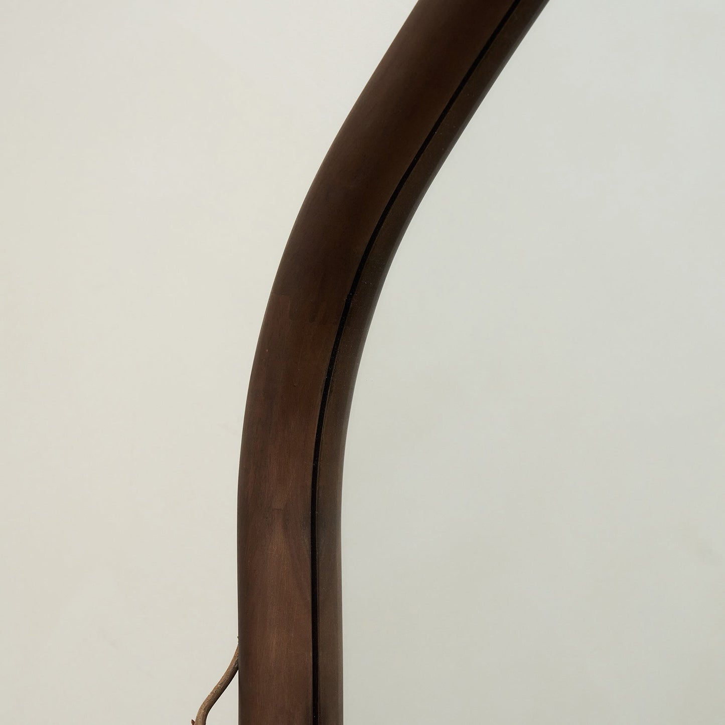 Aaliyah - Specchio Irregolare Grande a Figura Intera in Legno Scuro 180cm x 110cm