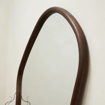 Aaliyah - Specchio Irregolare Grande a Figura Intera in Legno Scuro 180cm x 110cm