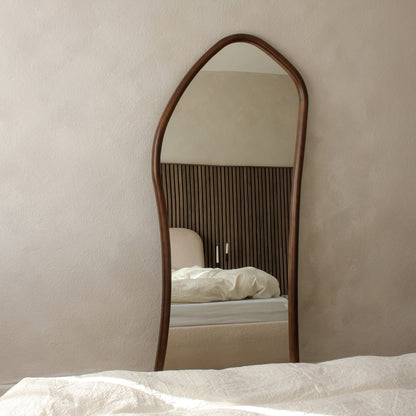Aaliyah - Specchio Irregolare in Legno Scuro a Figura Intera 180cm x 80cm