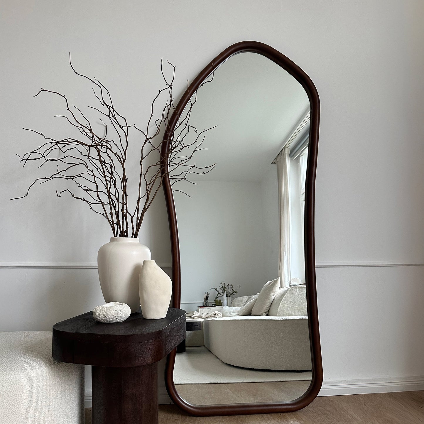 Aaliyah - Specchio Irregolare in Legno Scuro a Figura Intera 180cm x 80cm