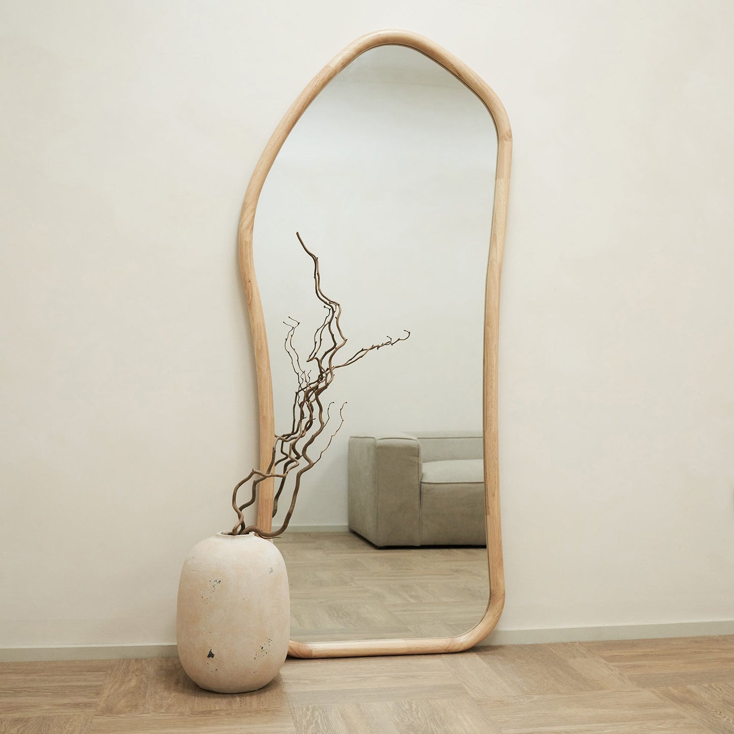 Aaliyah - Specchio Irregolare in Legno Chiaro a Figura Intera 180cm x 80cm