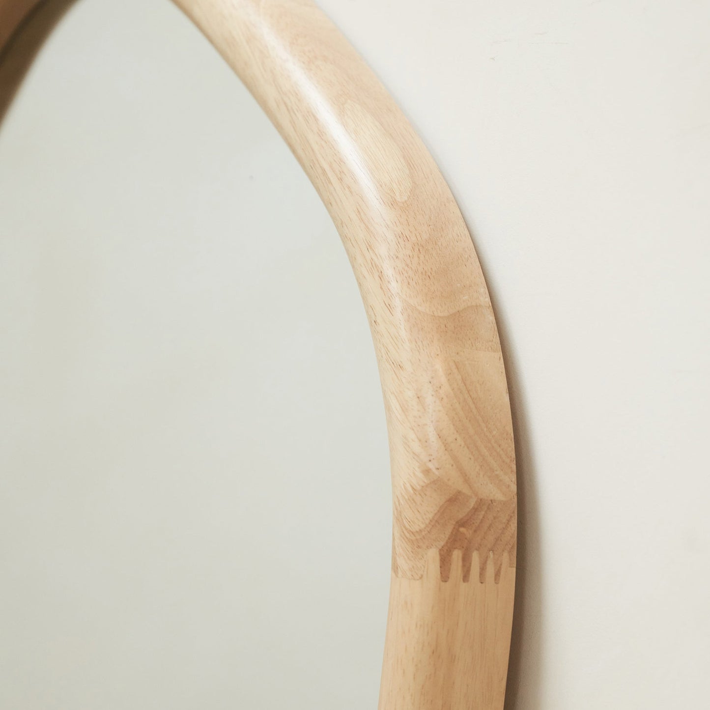 Aaliyah - Specchio Irregolare in Legno Chiaro a Figura Intera 180cm x 80cm
