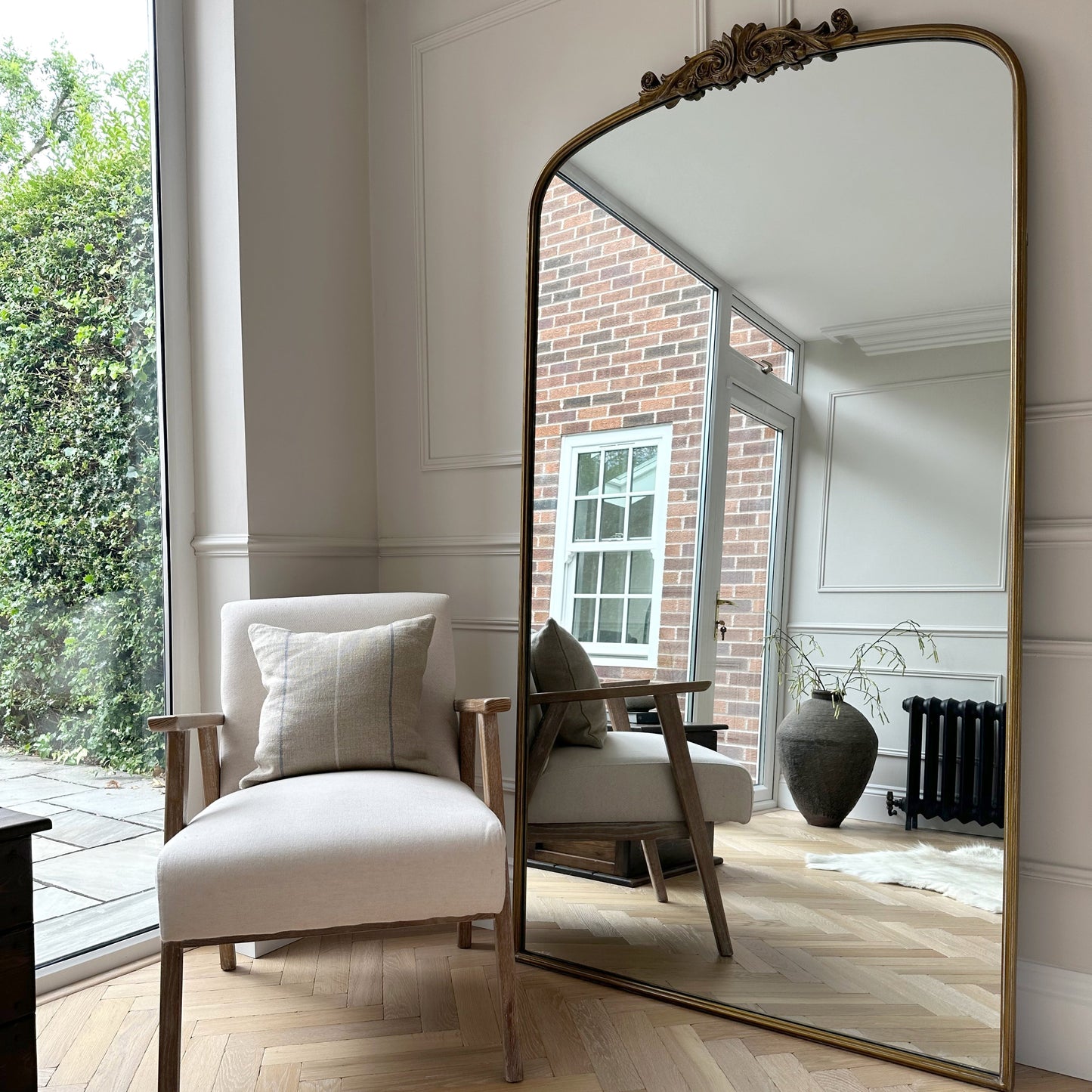 Amelia - Specchio ad Arco in Metallo Oro a Figura Intera 200cm x 120cm