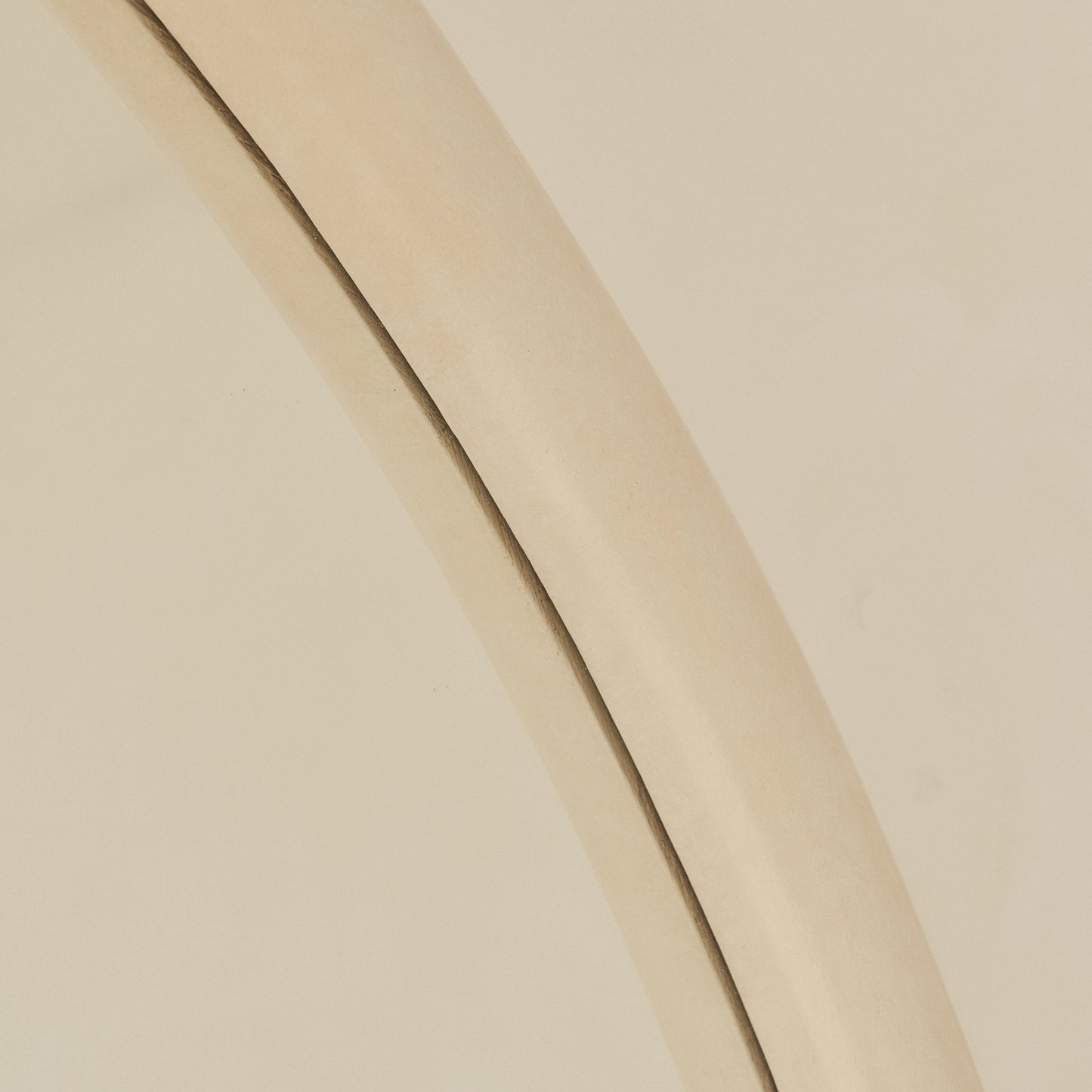 Amora - Specchio Arcuato in Cemento a Figura Intera Grande 200cm x 120cm