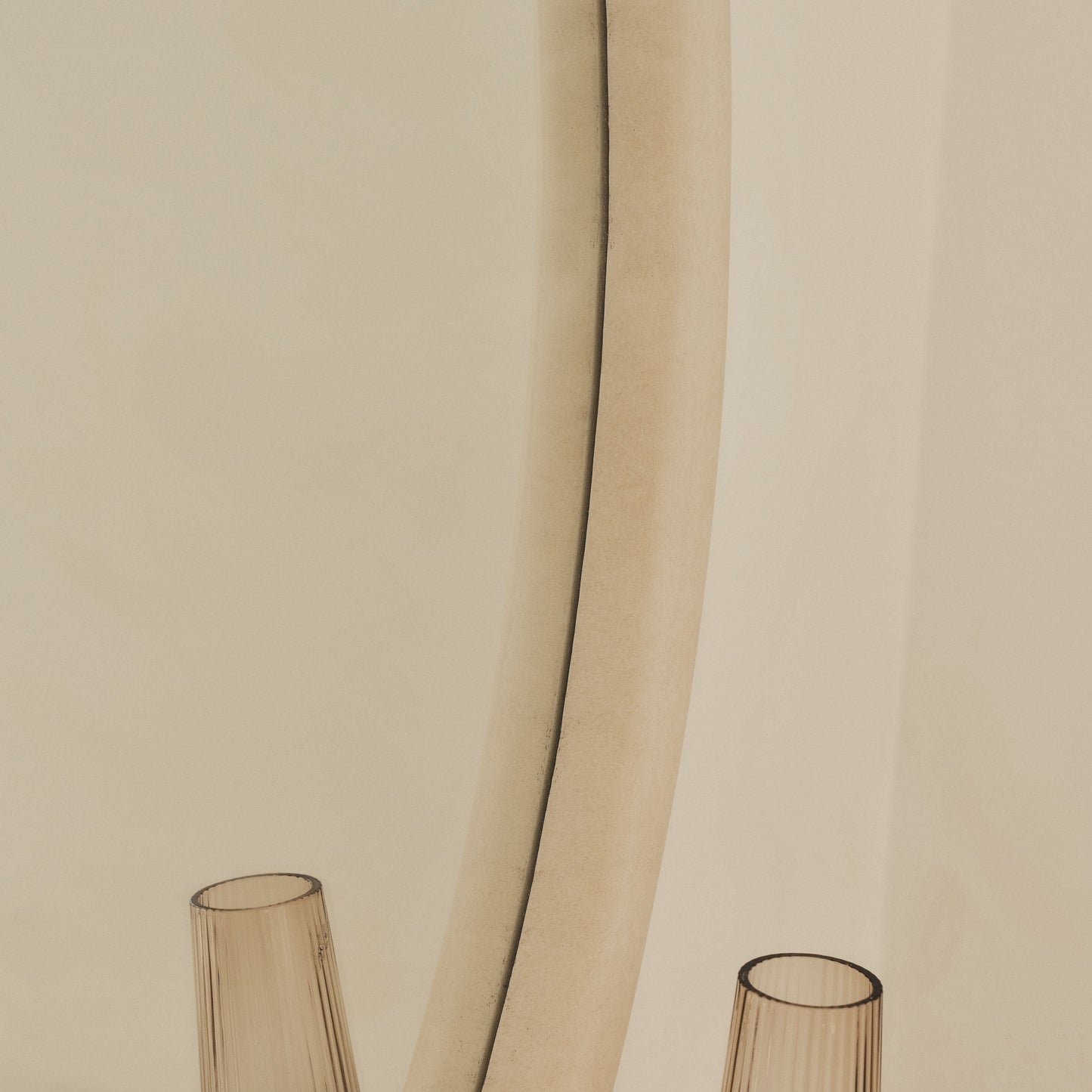 Amora - Specchio da Parete Rotondo Grande in Cemento 100cm x 100cm