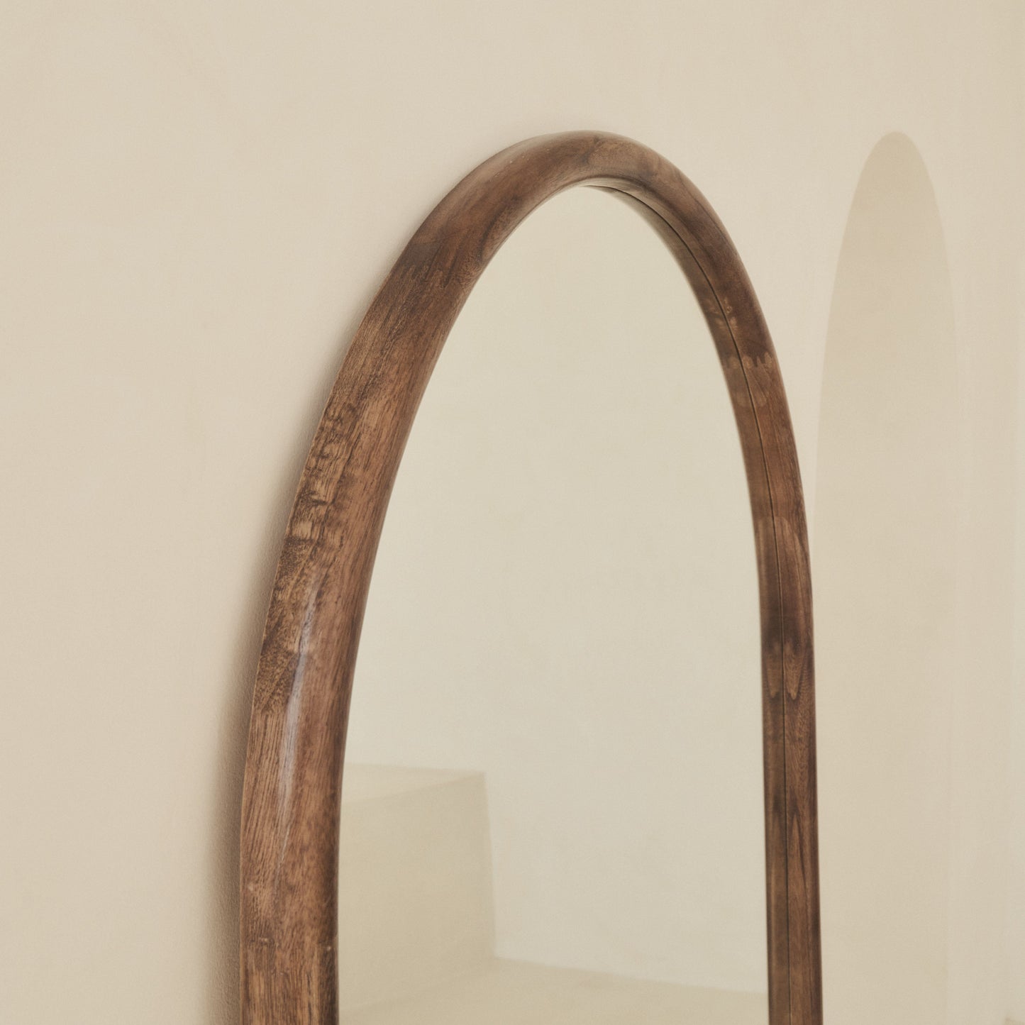 Amora - Specchio ad Arco in Legno Caldo a Figura Intera Grande 180cm x 90cm