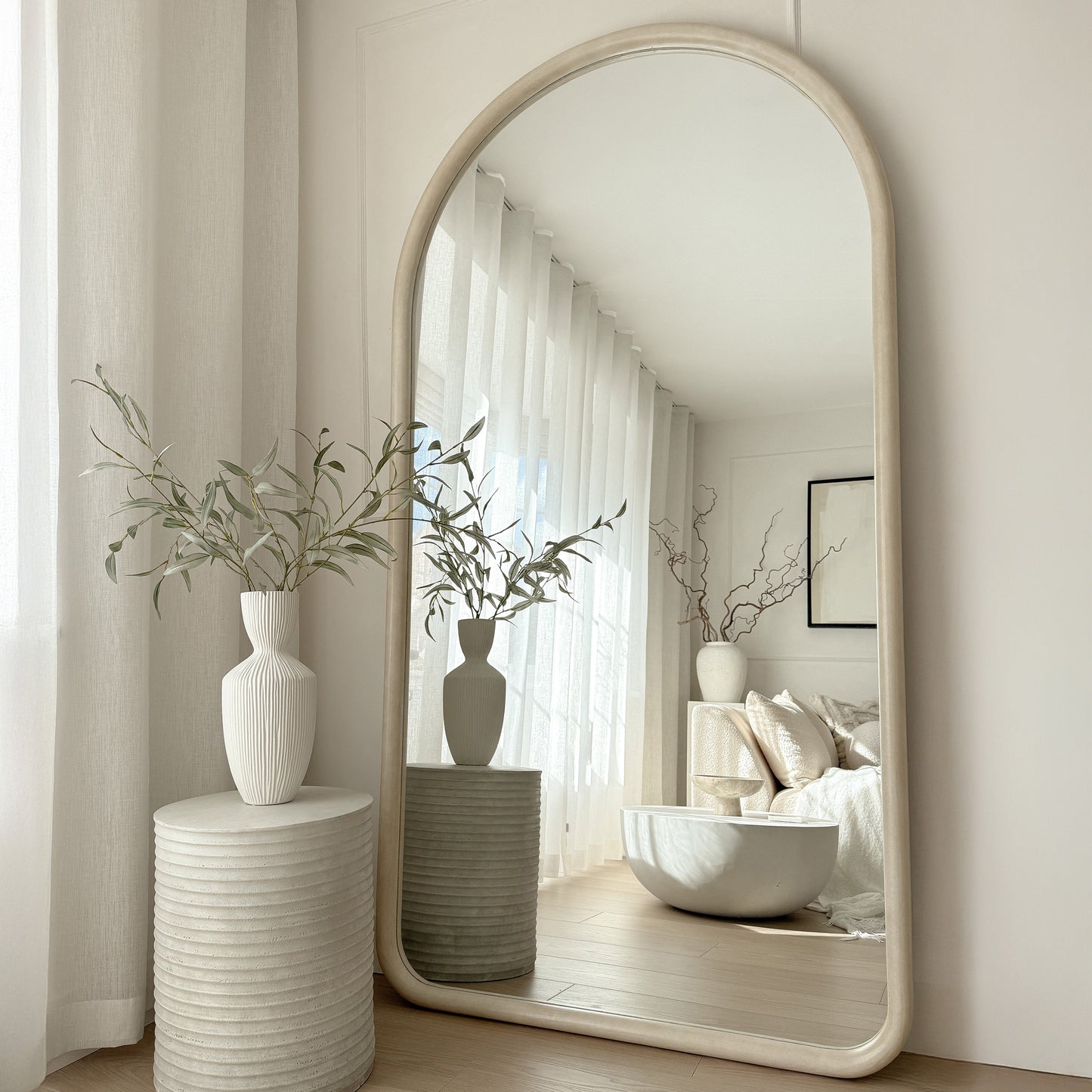 Amora - Specchio ad Arco Grande a Figura Intera in Cemento 190cm x 100cm
