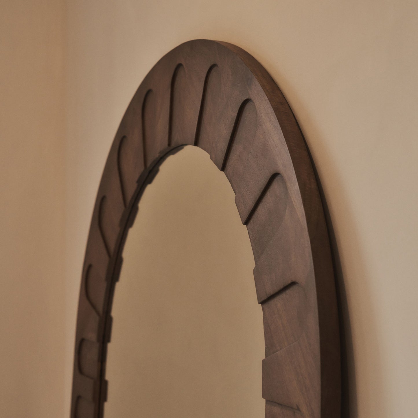 Valor - Specchio ad Arco Premium Grande Legno Caldo 190cm x 110cm
