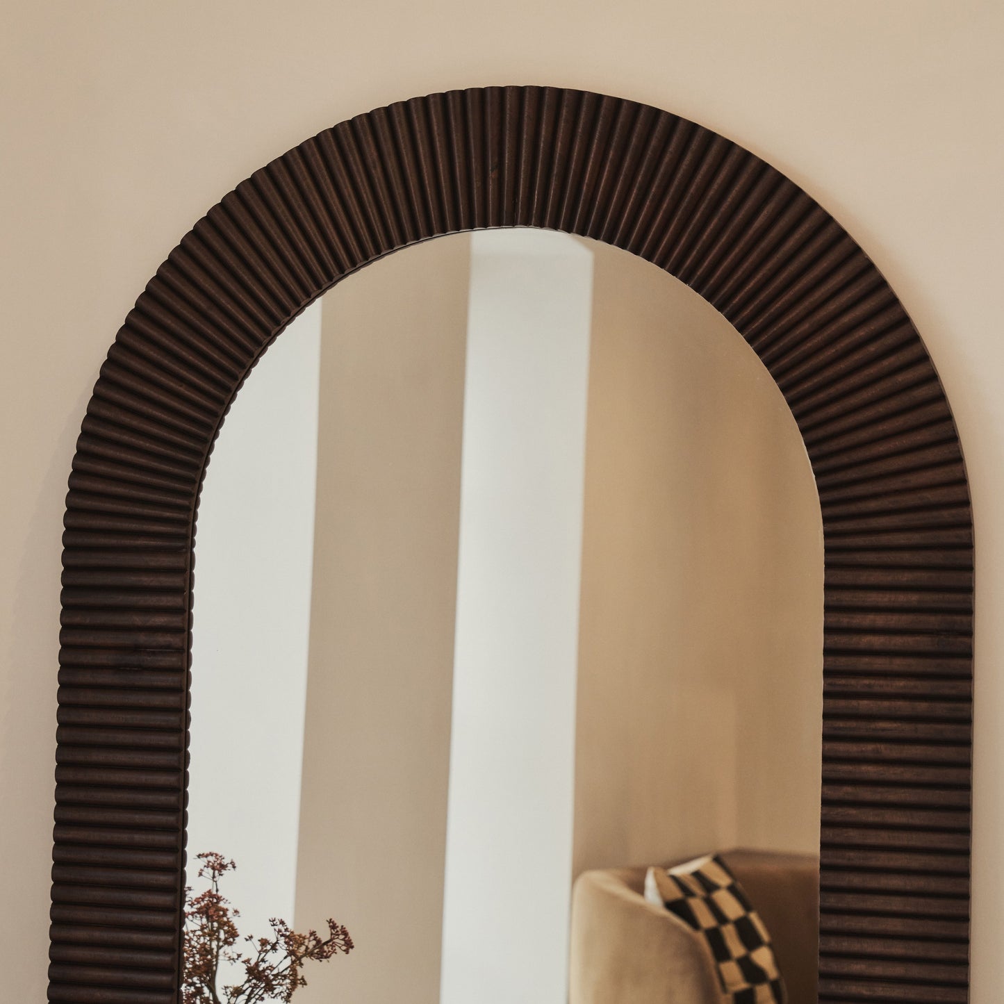 Sloane - Specchio ad Arco Premium Grande in Legno Scuro 180cm x 100cm