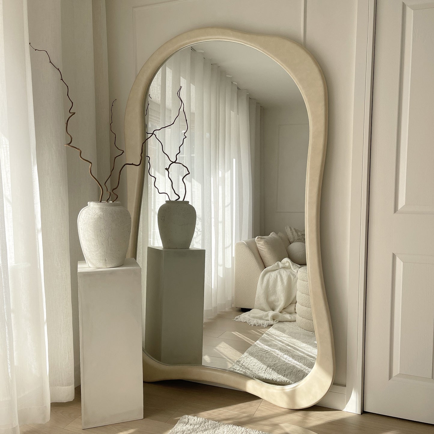 Arcurva - Specchio Irregolare Grande a Figura Intera in Cemento 190cm x 120cm