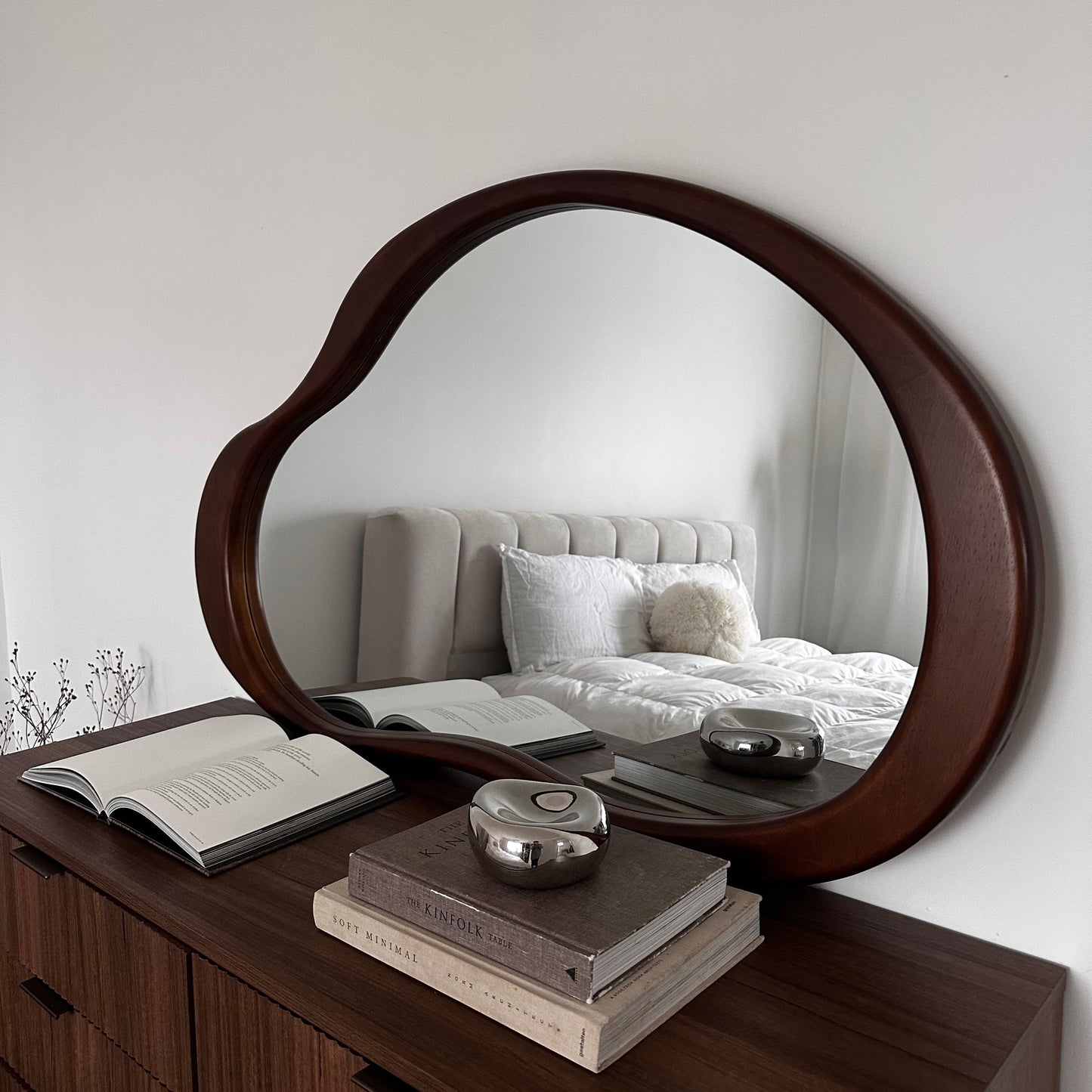 Arcurva - Specchio Irregolare Grande Sopracamino in Legno Scuro 130cm x 80cm