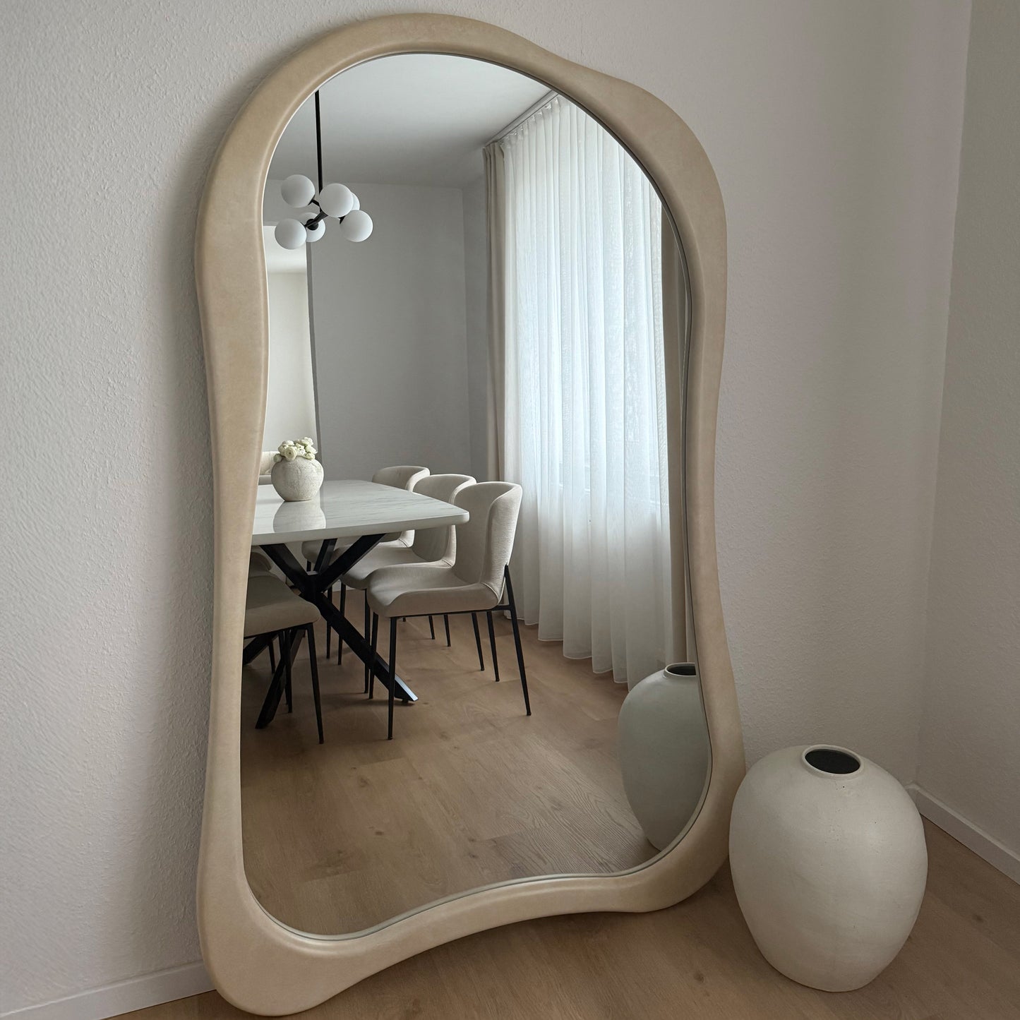 Arcurva - Specchio Irregolare Grande a Figura Intera in Cemento 190cm x 120cm