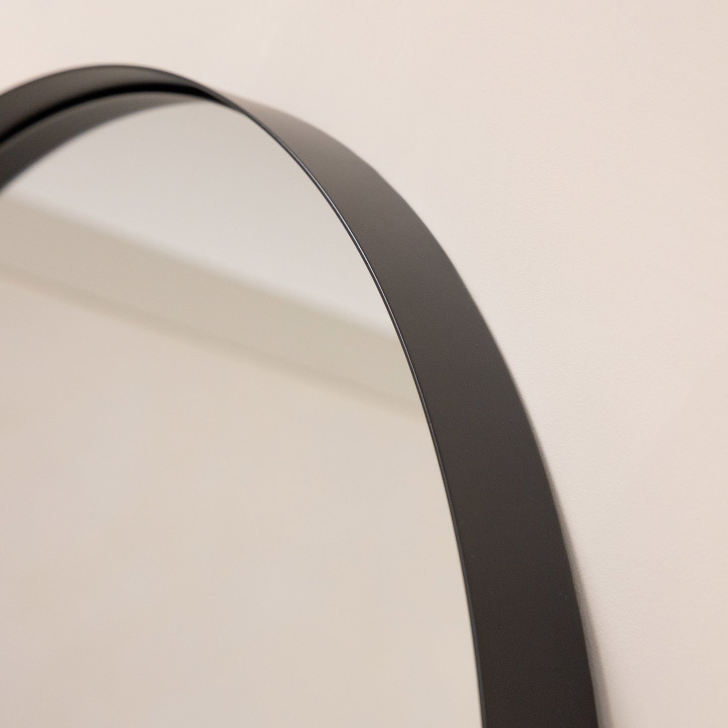 Arcus - Specchio ad Arco in Metallo Nero a Figura Intera 200cm x 90cm