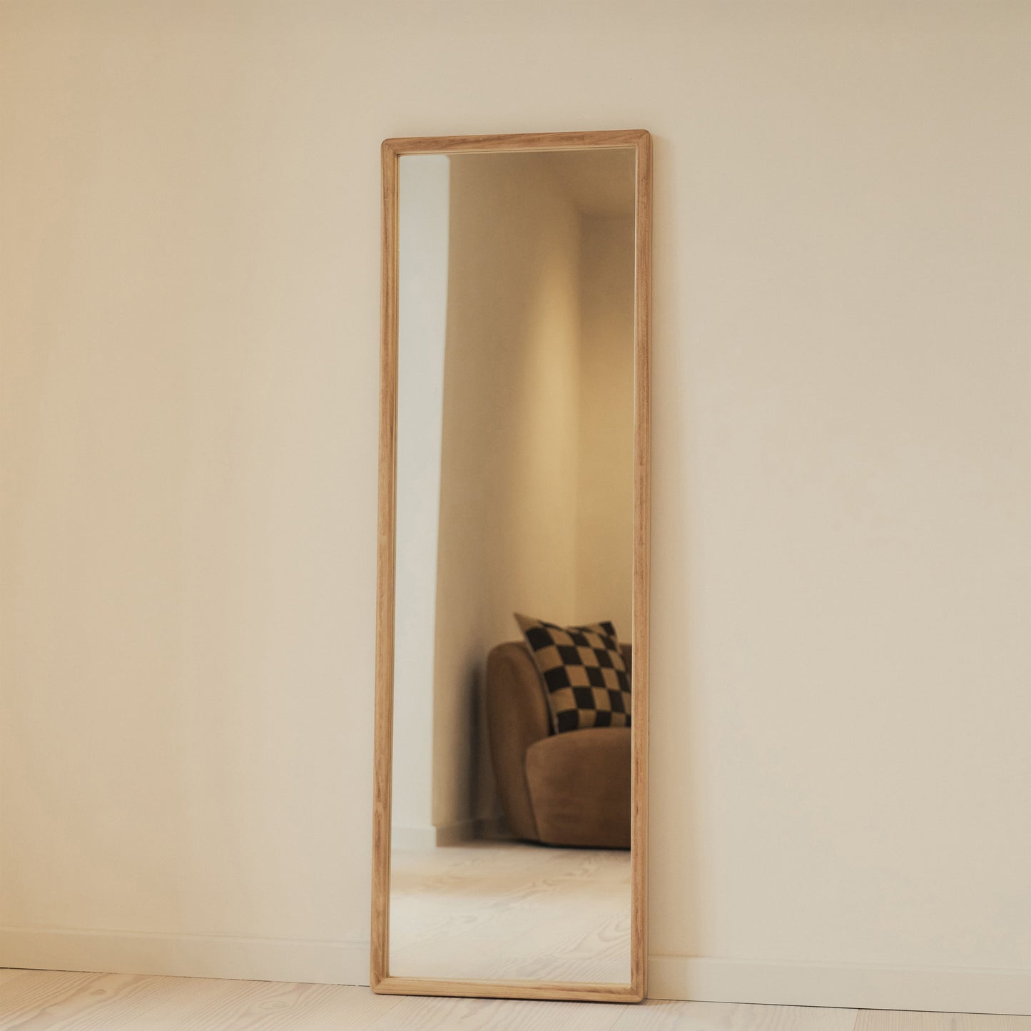 Arden - Specchio Intero in Legno Chiaro 140cm x 45cm