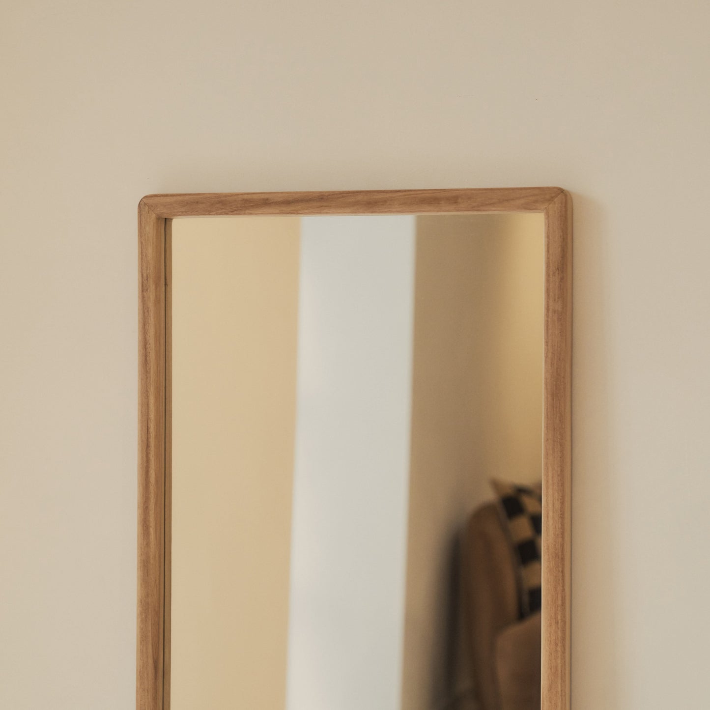 Arden - Specchio Intero in Legno Chiaro 140cm x 45cm