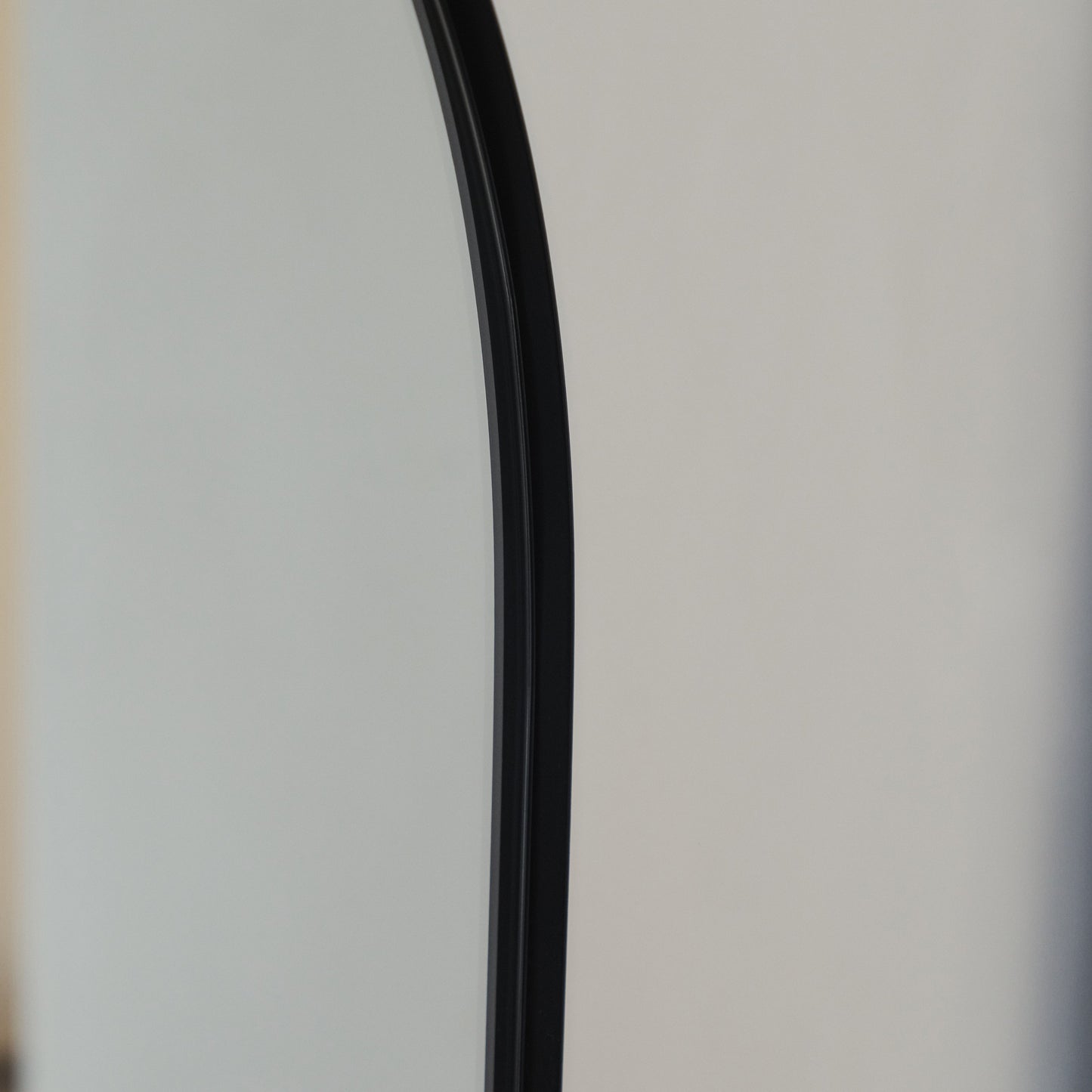 Aria - Specchio da Parete Sopracamino in Metallo Nero 100cm x 70cm