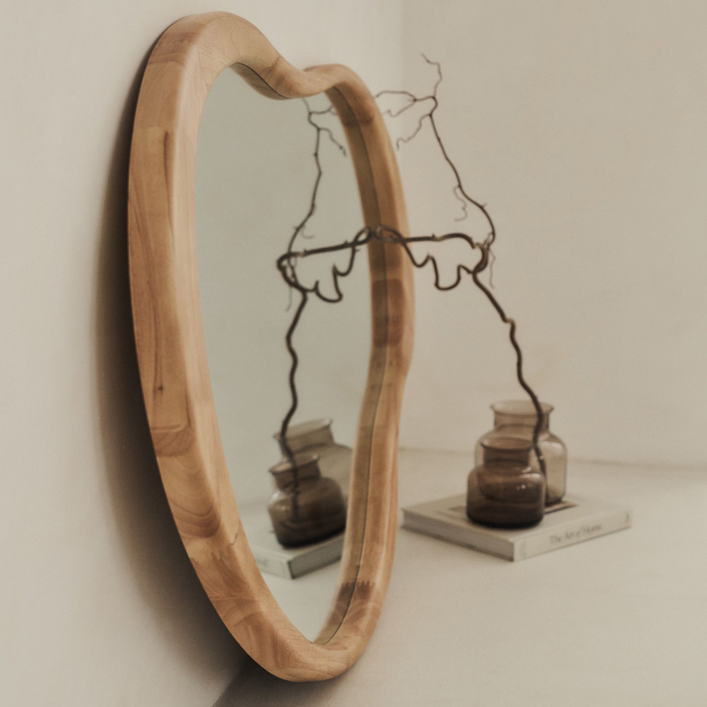 Arcurva - Specchio Irregolare Grande Sopra Camino in Legno Chiaro 130cm x 80cm