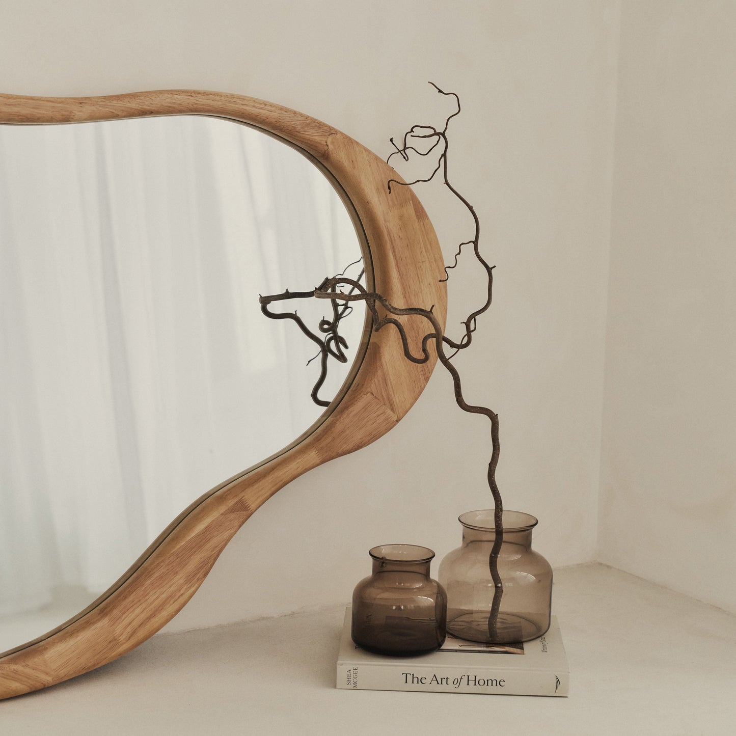 Arcurva - Specchio Irregolare Grande Sopra Camino in Legno Chiaro 130cm x 80cm