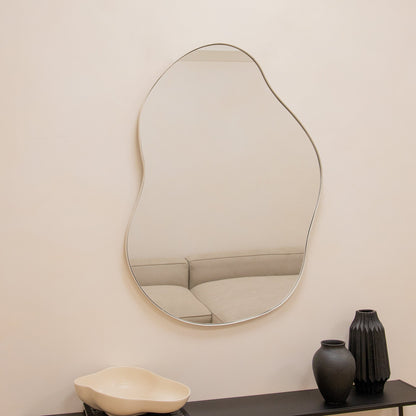 Ava - Specchio Irregolare a Forma di Stagno Ecru 100cm x 70cm