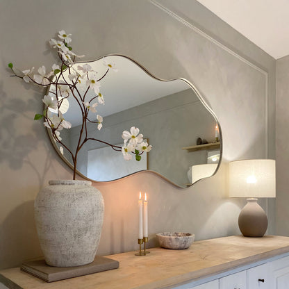 Ava - Specchio Irregolare a Forma di Stagno Ecru 125cm x 65cm