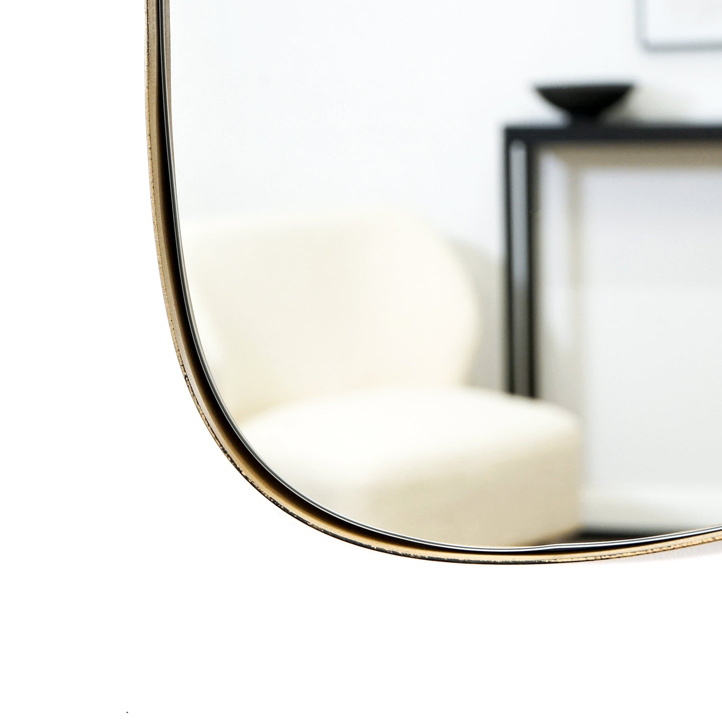 Ava - Specchio Irregolare a Forma di Pietra Oro 75cm x 45cm