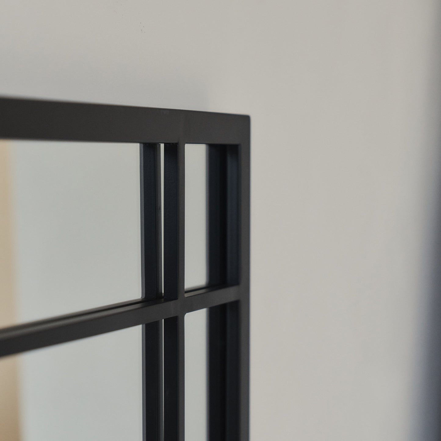 Bexley - Specchio da Parete Rettangolare in Metallo Nero 100cm x 70cm