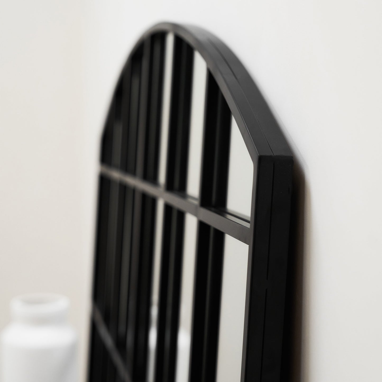 Bridgewater - Specchio a Finestra Industriale ad Arco in Metallo Nero 120cm x 80cm