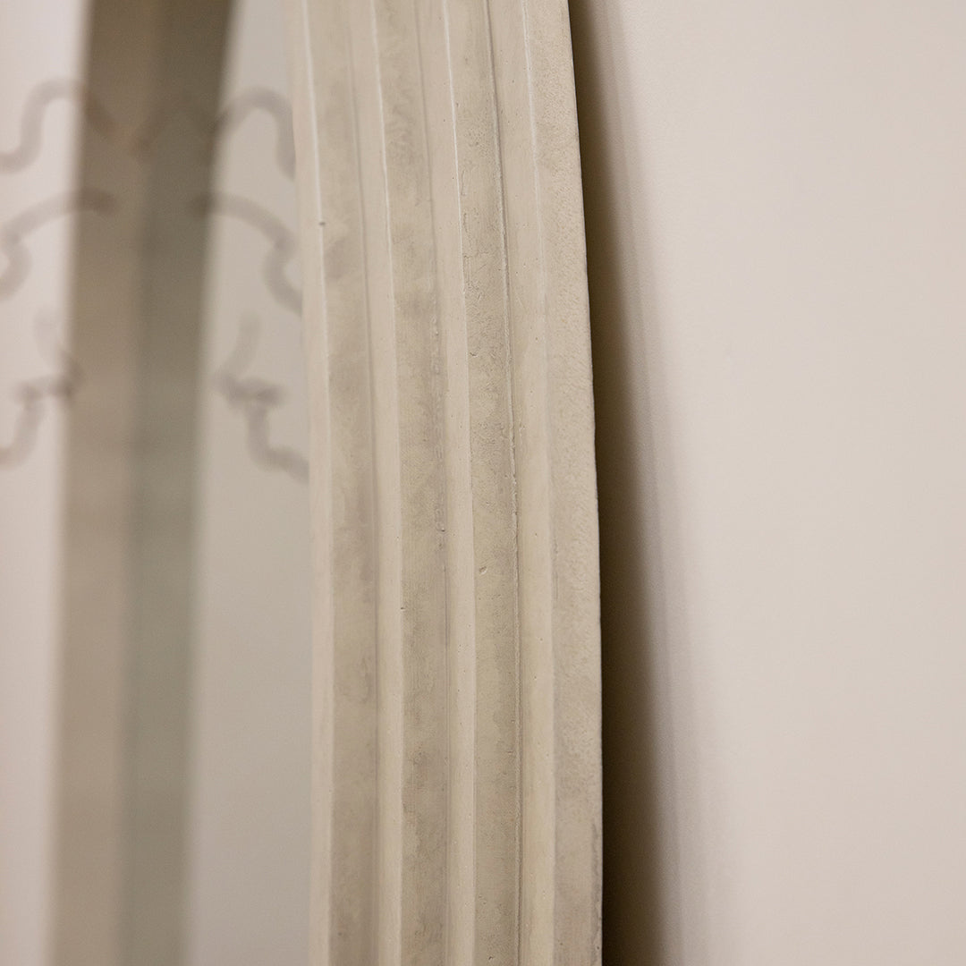 Luciana - Specchio ad Arco in Cemento a Figura Intera 180cm x 110cm
