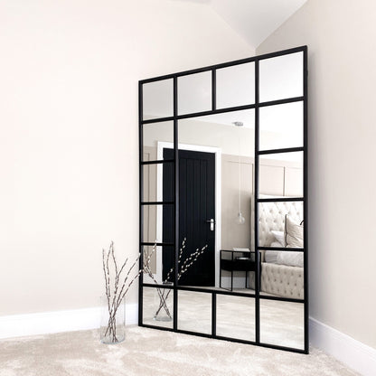 Camden - Specchio Industriale a Finestra in Metallo Nero a Figura Intera 179cm x 119cm