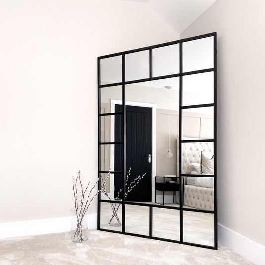 Camden - Specchio Industriale a Finestra in Metallo Nero a Figura Intera 179cm x 119cm