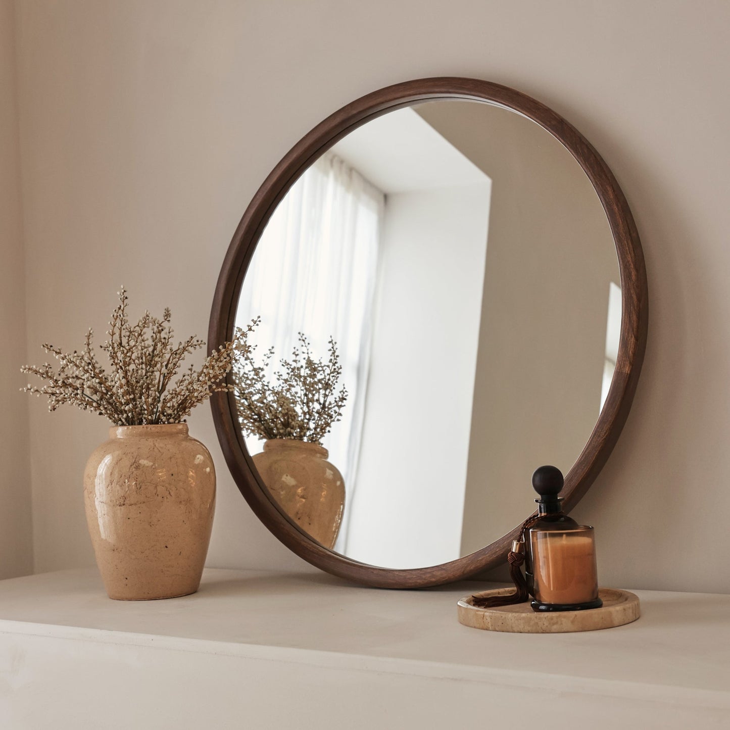 Arden - Specchio da Parete Tondo in Legno Scuro 70cm x 70cm