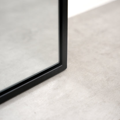 Liberty - Specchio in Metallo ad Arco Nero a Figura Intera 160cm x 60cm
