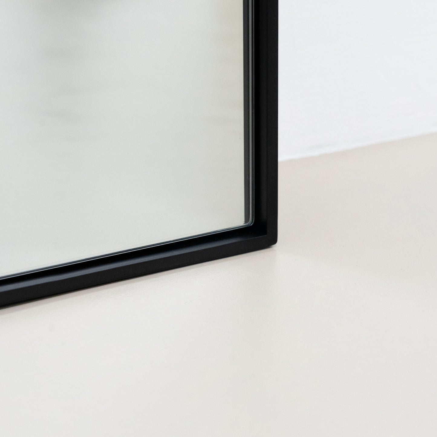 Theo - Specchio Grande in Metallo Nero a Figura Intera 200cm x 100cm