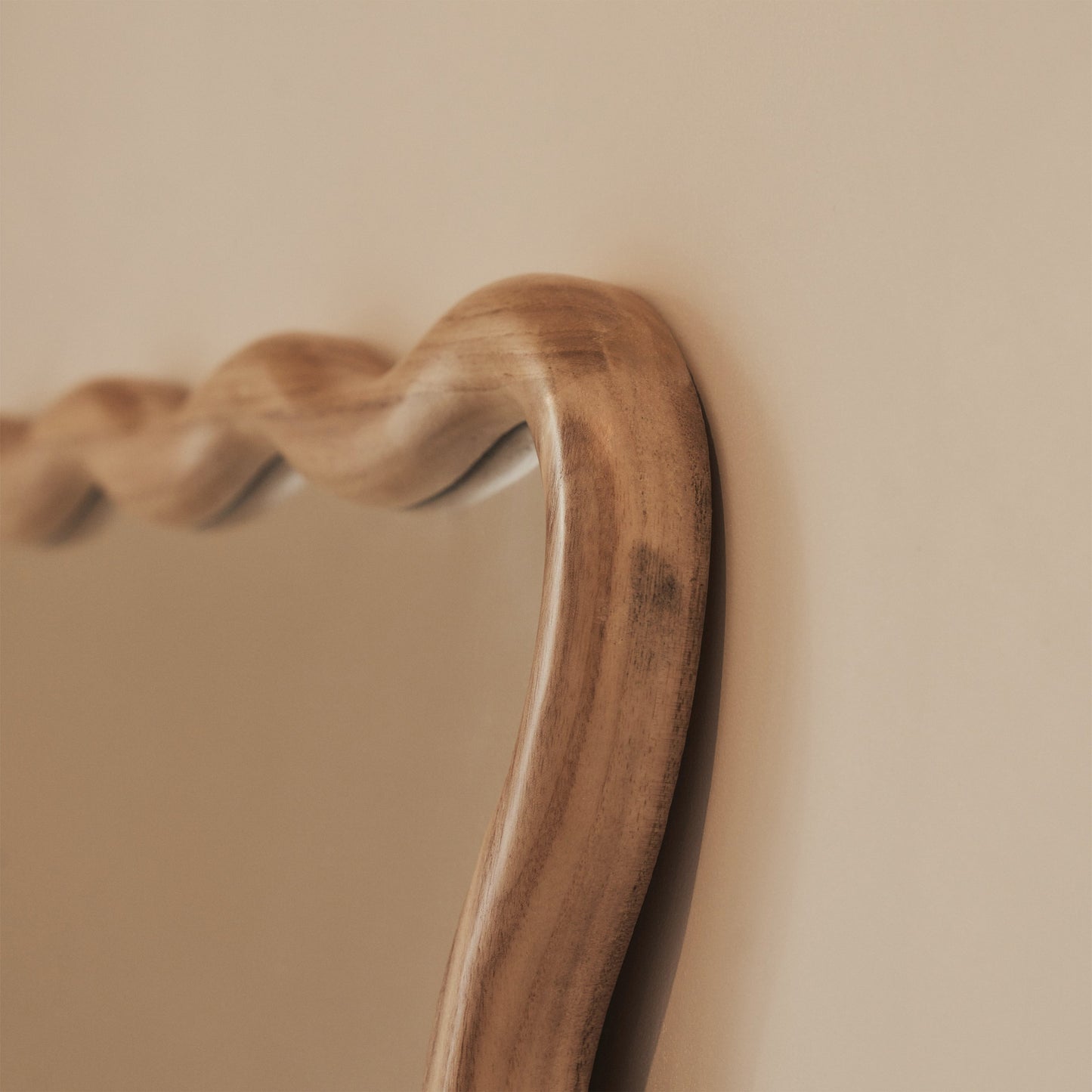 Marea - Specchio Intero Retro Ondulato in Legno Chiaro 170cm x 80cm