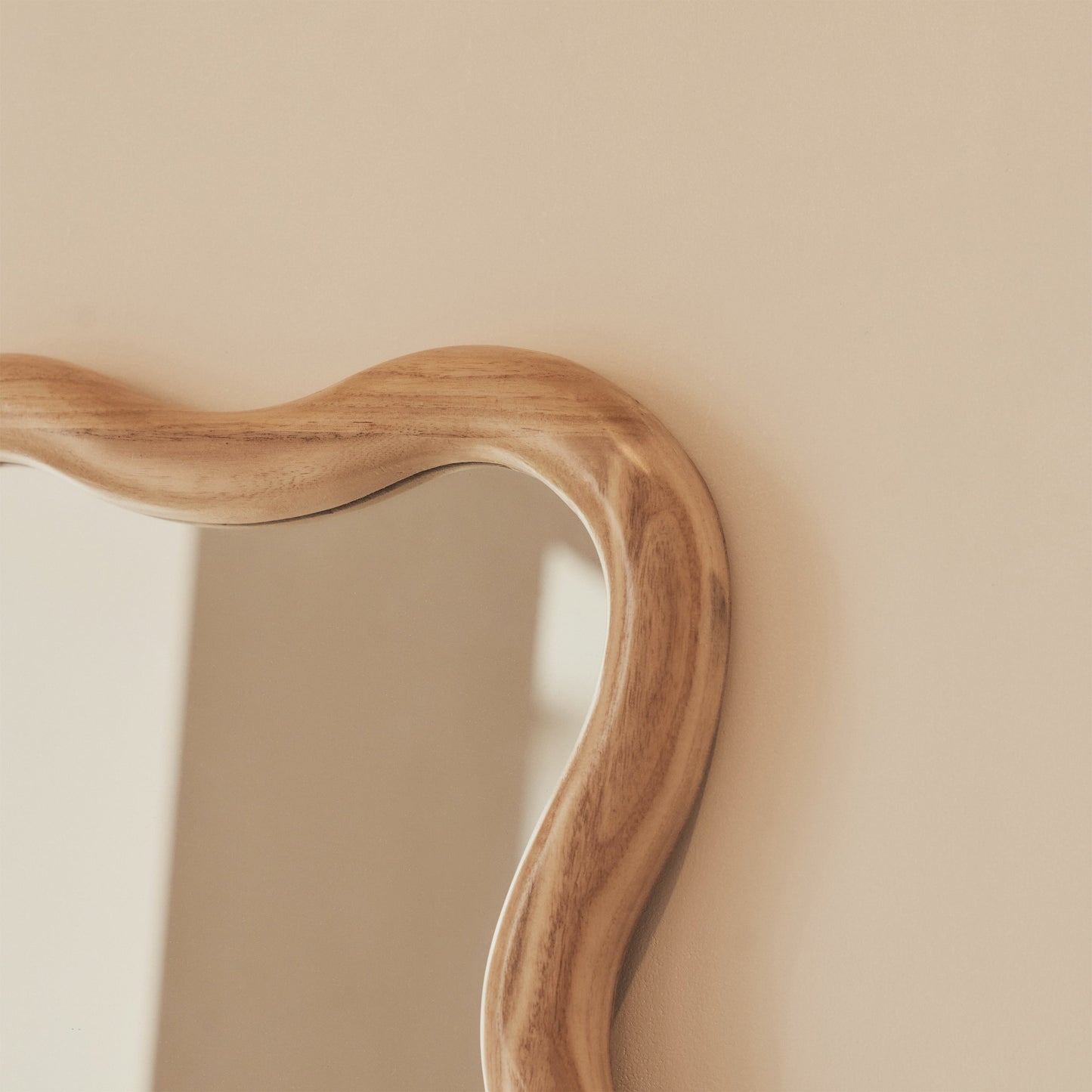 Marea - Specchio Intero Retro Ondulato in Legno Chiaro 170cm x 80cm