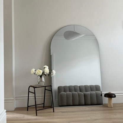 Edge - Specchio Grande ad Arco Senza Cornice a Figura Intera 179cm x 110cm
