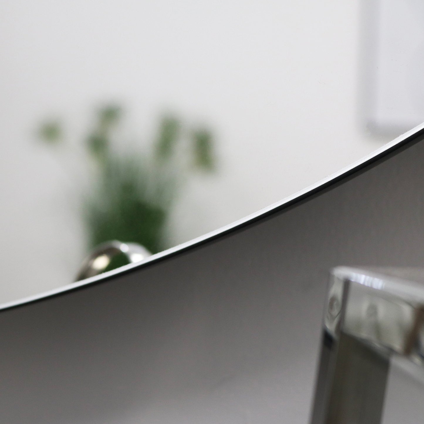 Edge - Specchio da Parete Rotondo Senza Cornice 70cm x 70cm