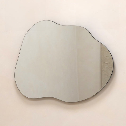 Edge - Specchio Irregolare Senza Cornice Pond 84cm x 64cm