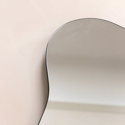 Edge - Specchio Irregolare Senza Cornice Pond 84cm x 64cm