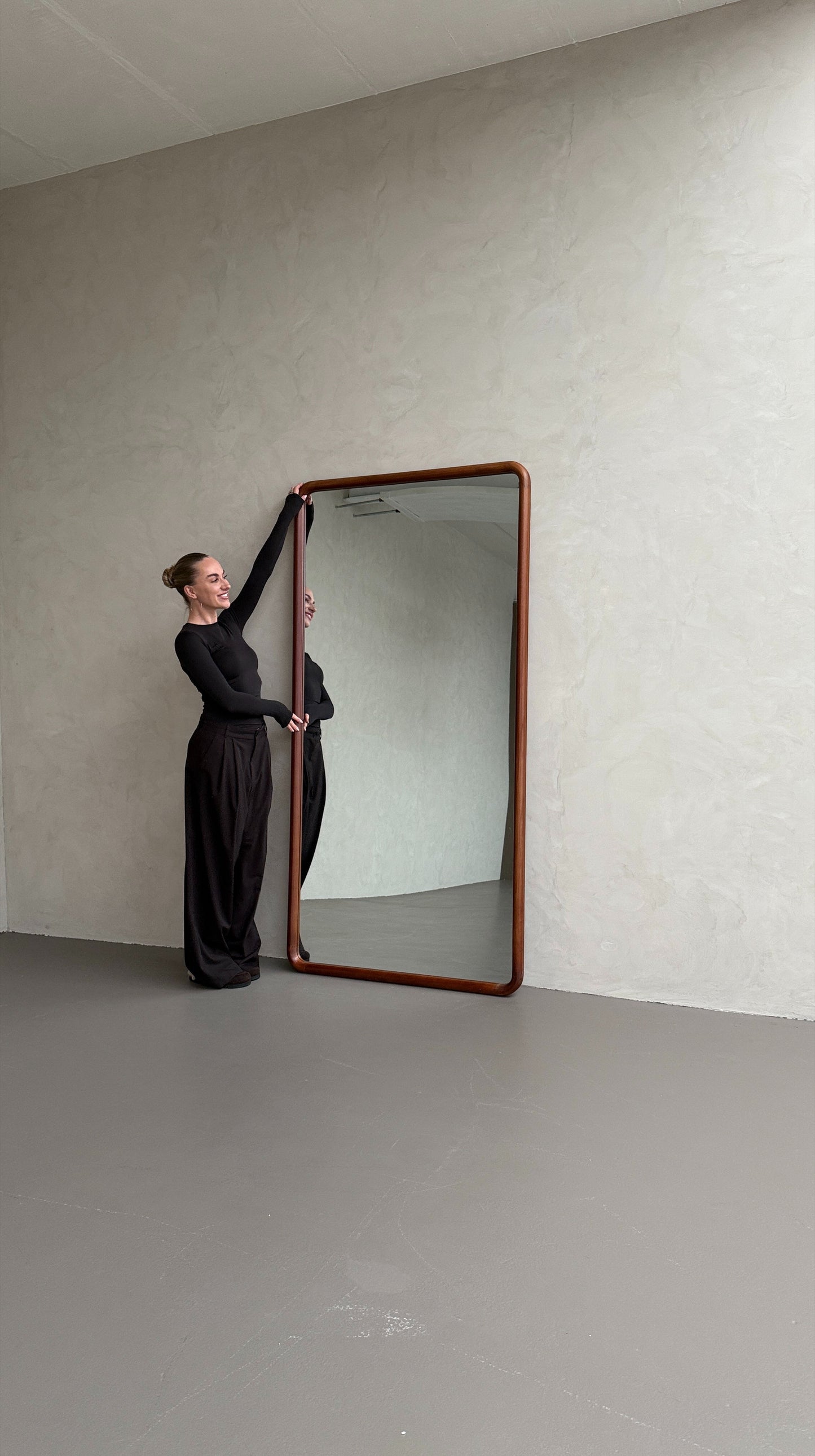 Elin Walnut – Specchio da Terra Rettangolare in Legno Massello 200 x 100 cm