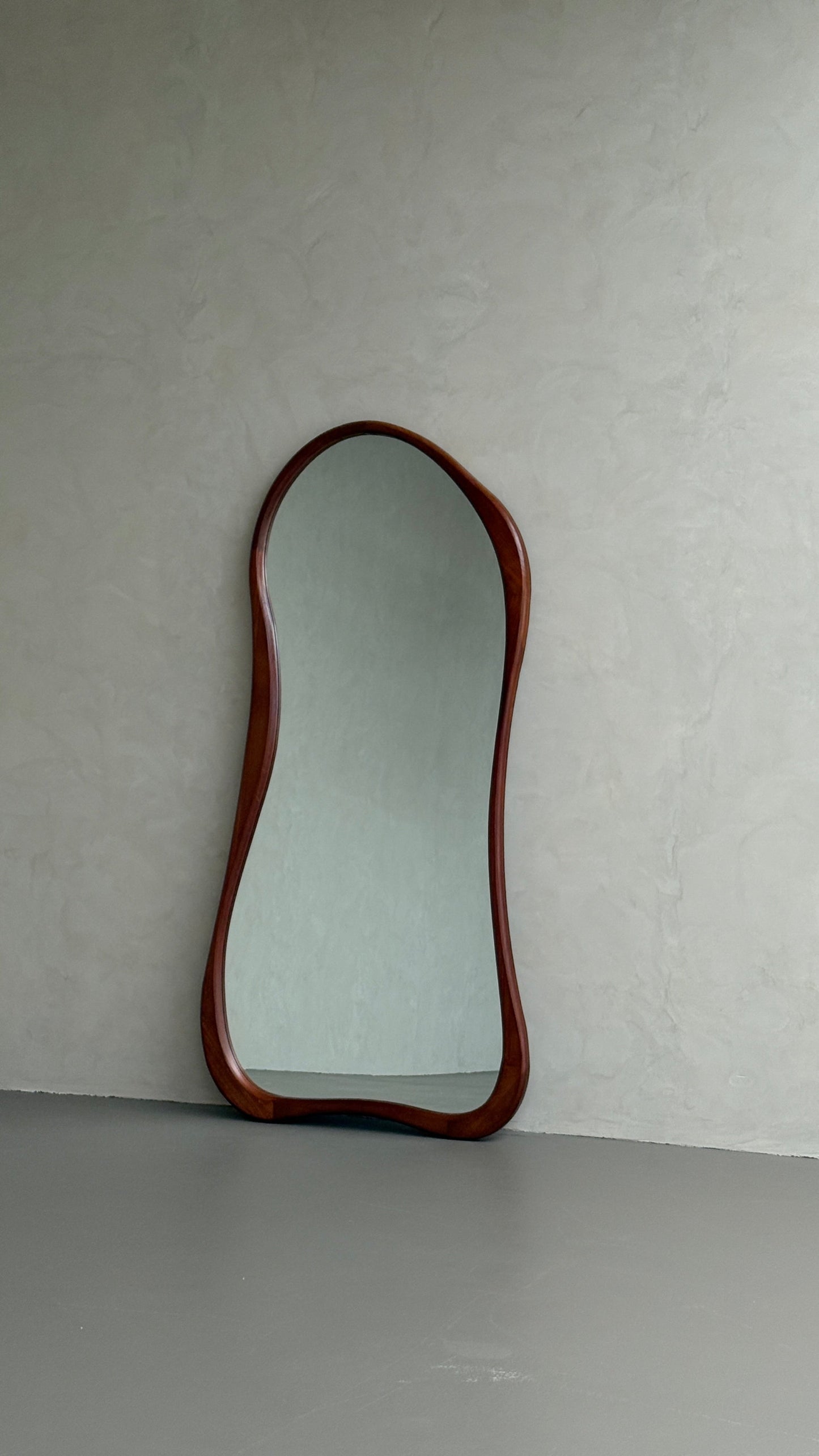 Specchio da Terra Organico in Legno Mira Walnut – 200 x 100 cm