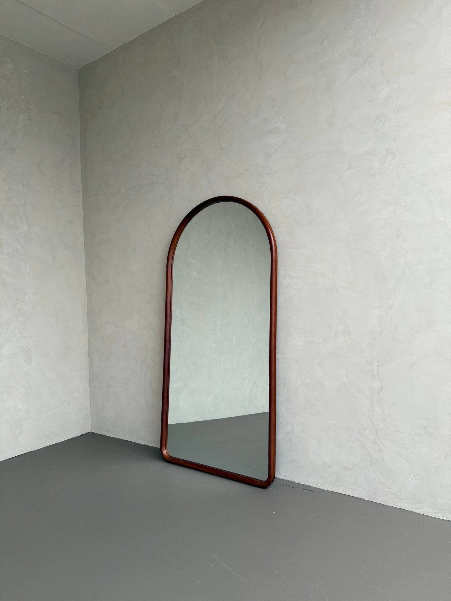 Celine Walnut – Specchio ad Arco in Legno Massello | 200cm x 100cm