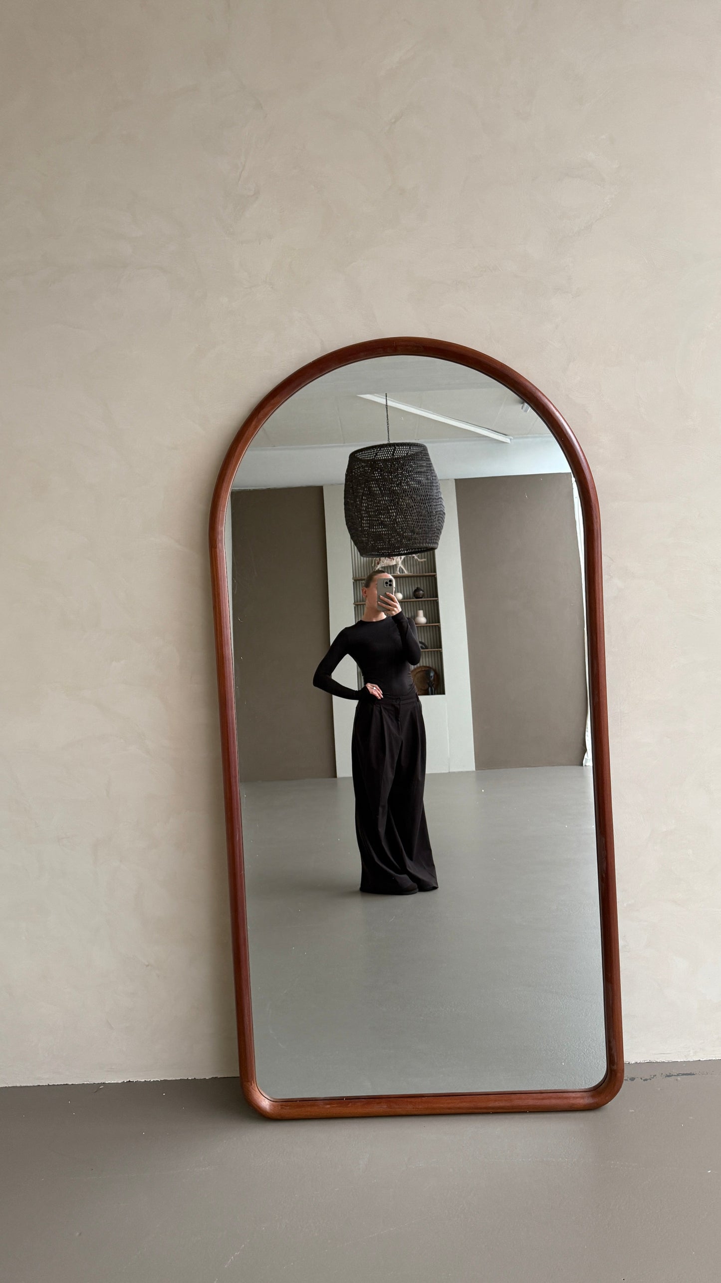 Celine Walnut – Specchio ad Arco in Legno Massello | 200cm x 100cm