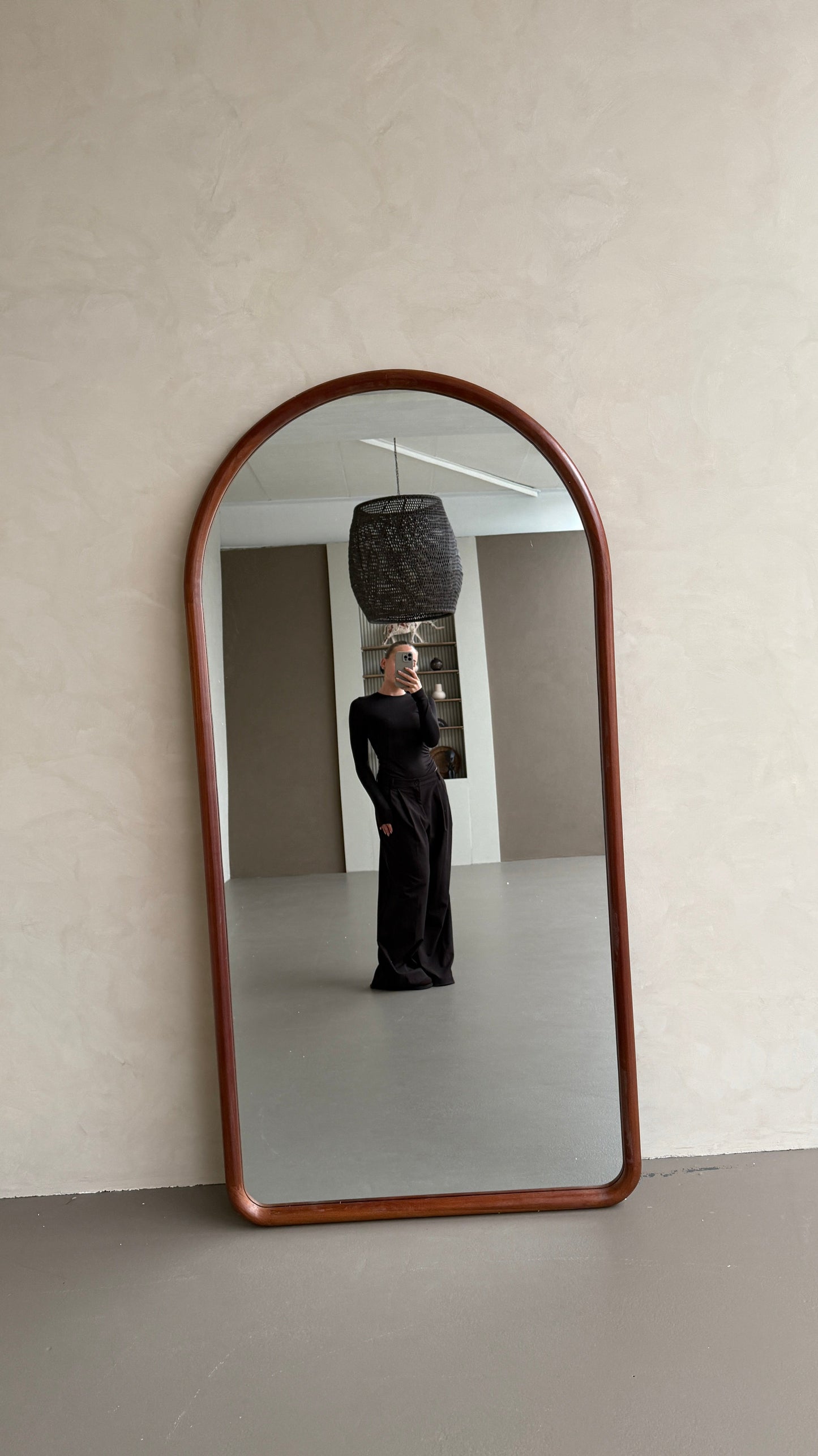 Celine Walnut – Specchio ad Arco in Legno Massello | 200cm x 100cm