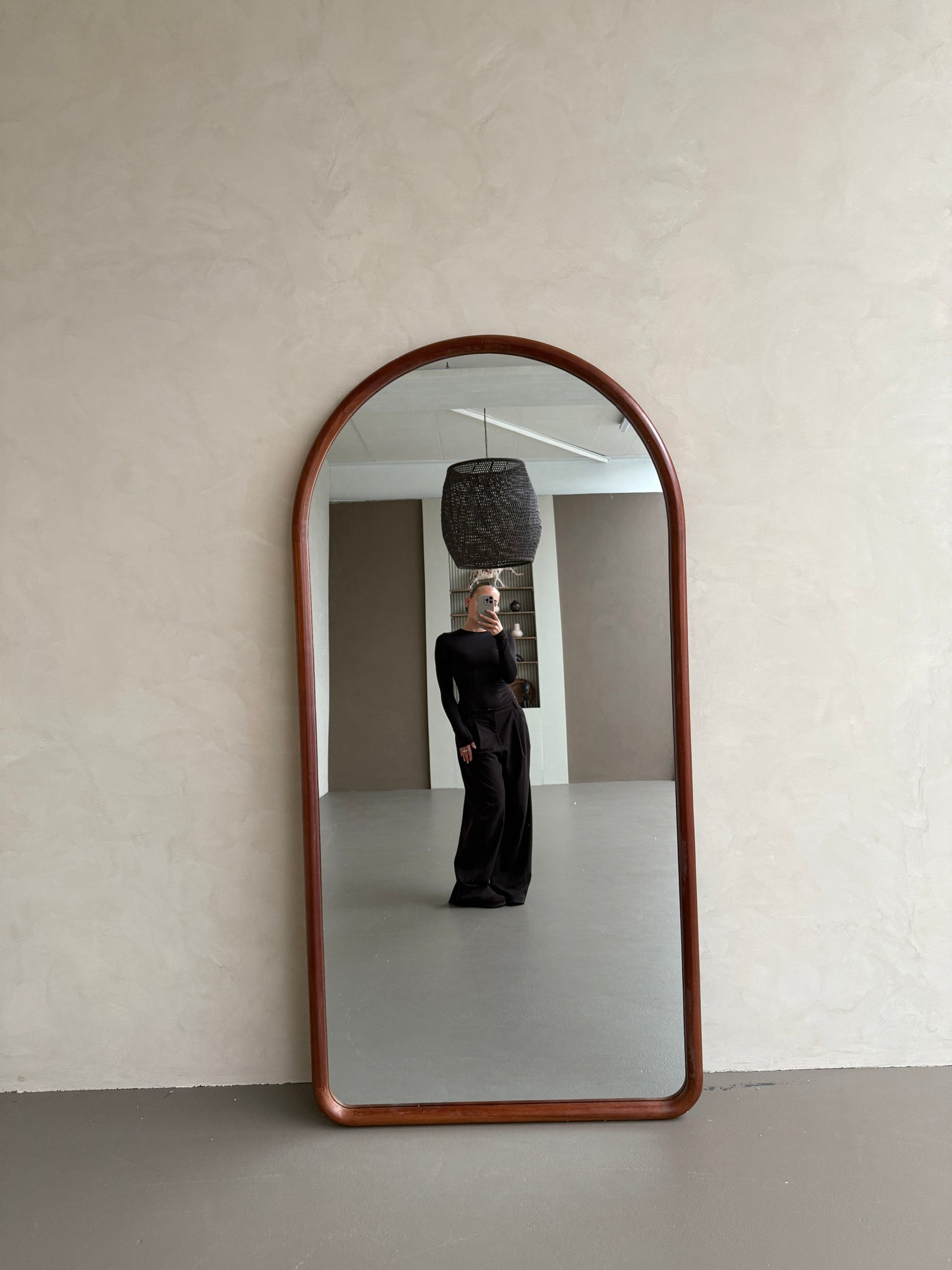 Celine Walnut – Specchio ad Arco in Legno Massello | 200cm x 100cm